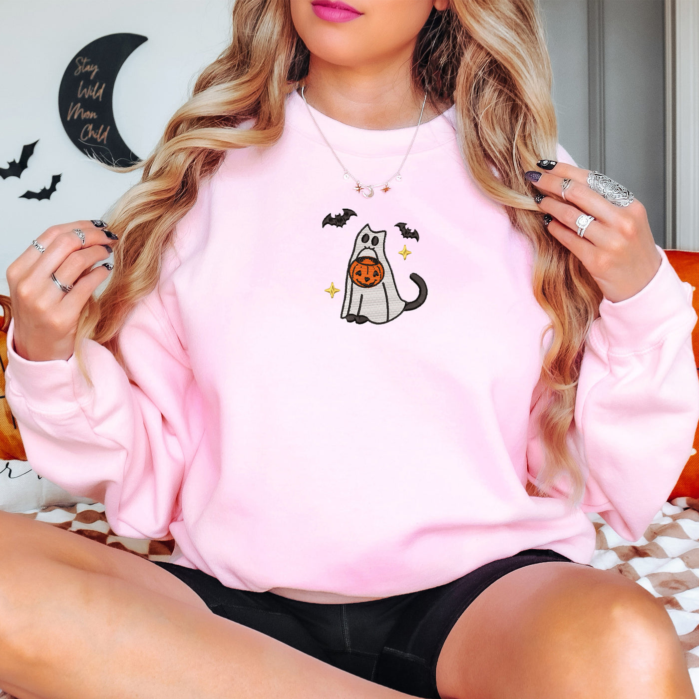 Embroidery Spooky Cat Hoodie and sweatshirt light pink