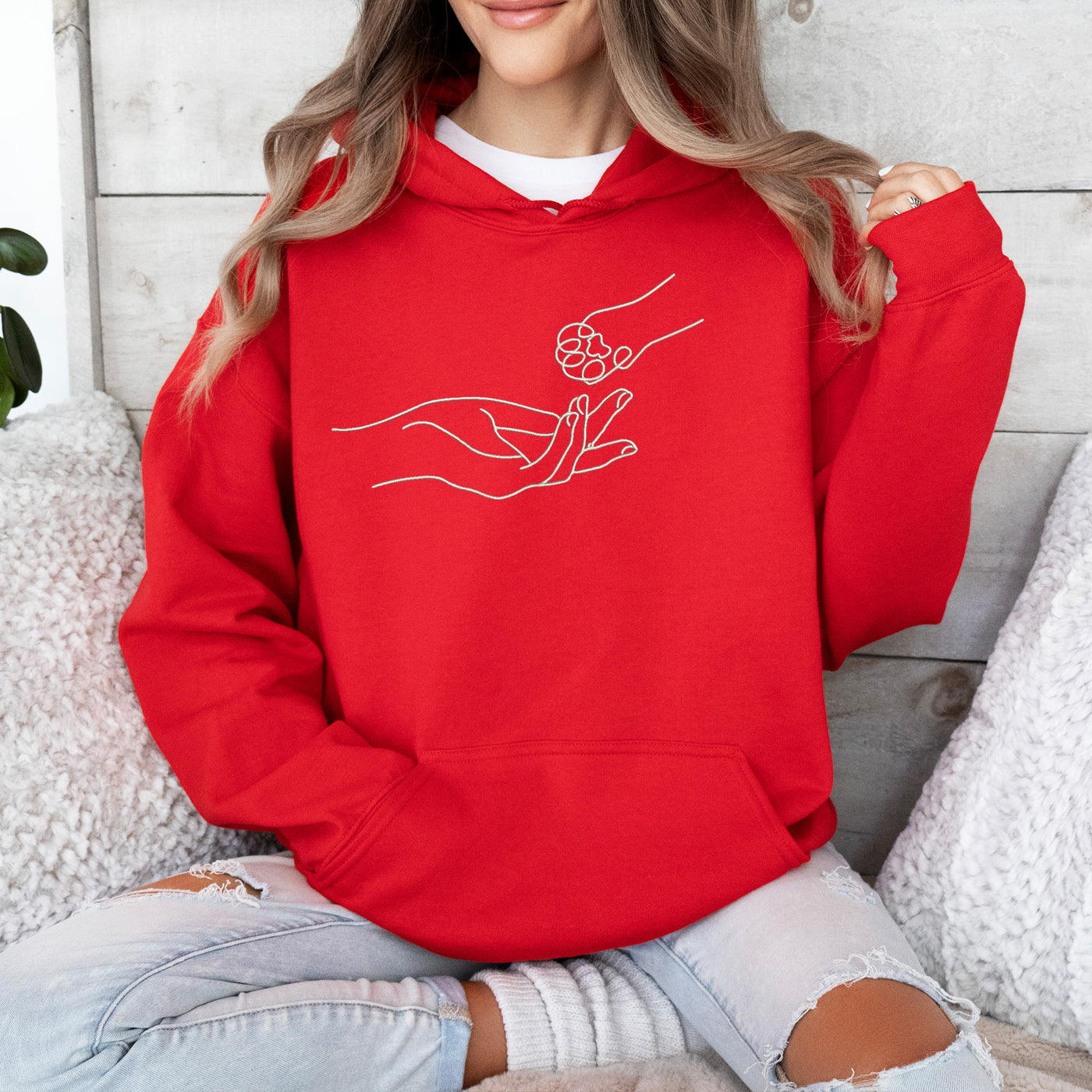 Embroidered Minimalist Cat Sweatshirt red